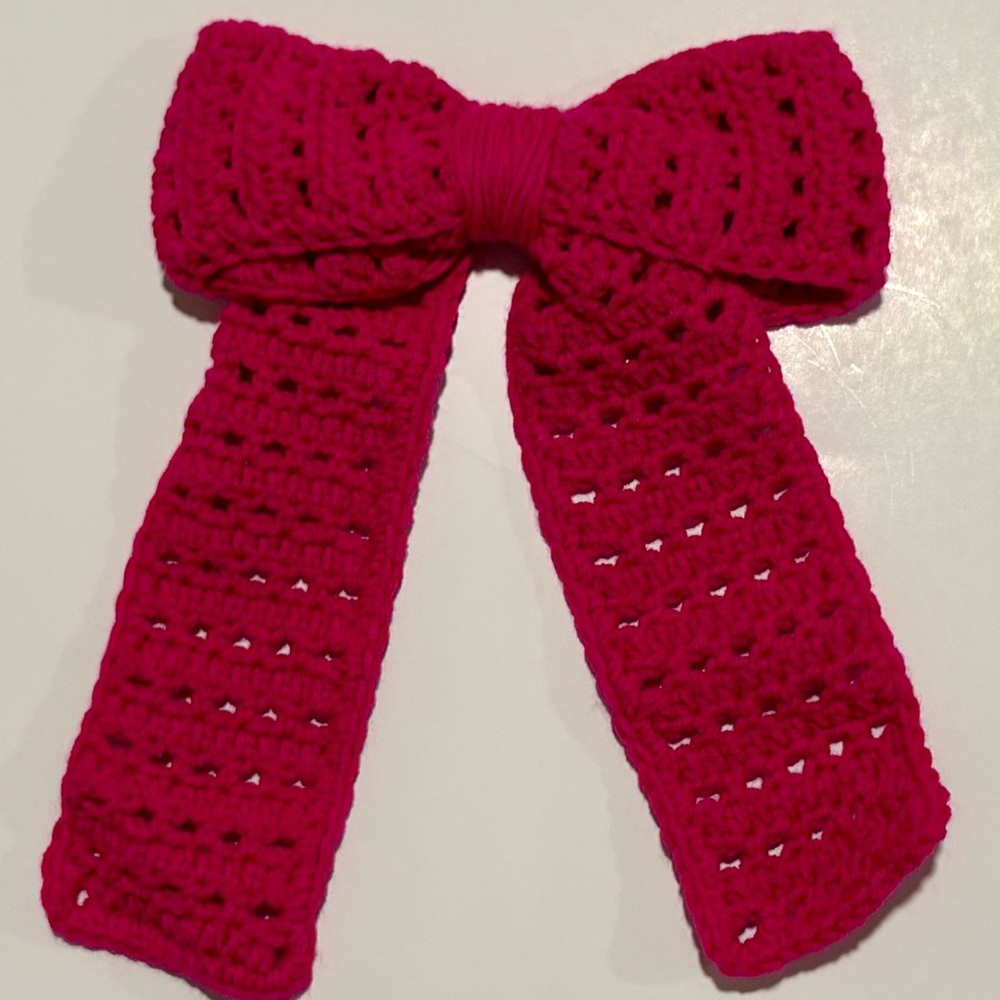 Elegant Pink Crochet Bow Hair Accessory